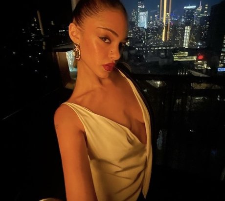 Luna Blaise sex actress images