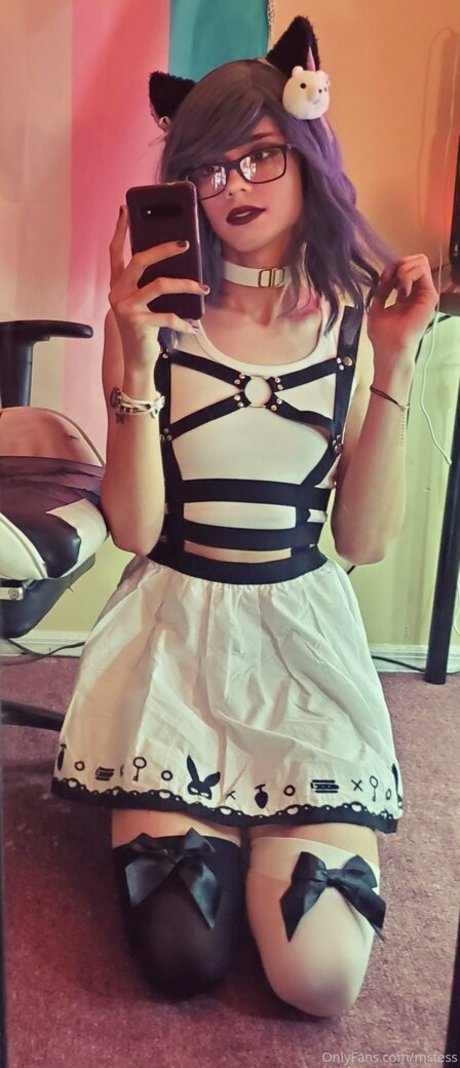 Mstess sexy star image