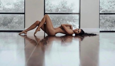 Jessica McKay exclusive model photo