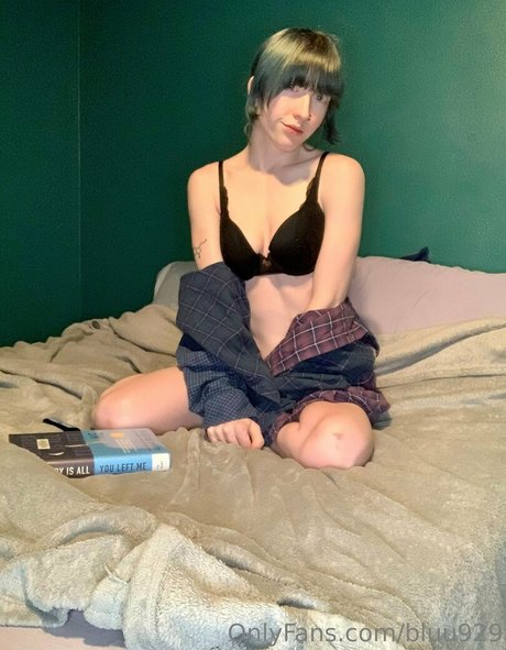 bluu929 star adult image