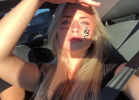 Katia A erotic model gallery