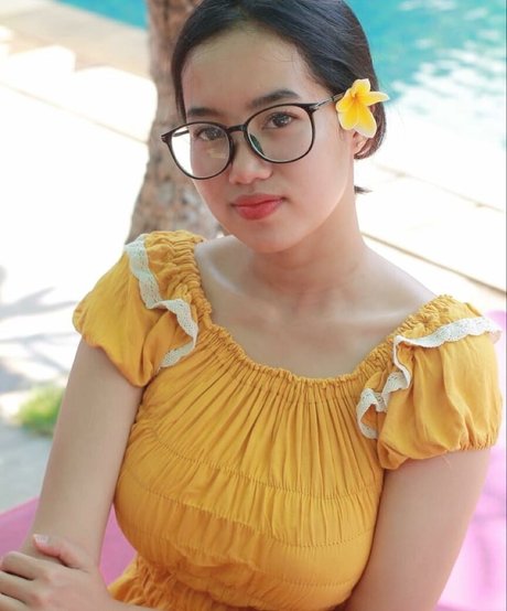 Elvara Caliva model adult galleries