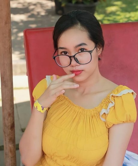 Elvara Caliva sexy pornstar galleries