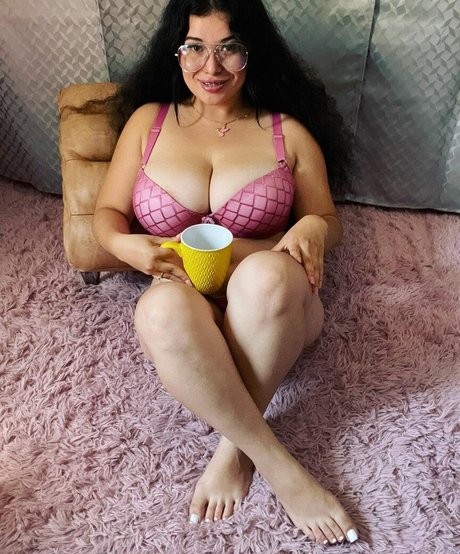 Paulina Davila free model img