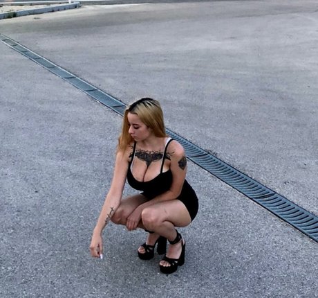 suzizvonar model art photo