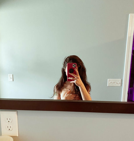 busty mom onlyfans exclusive images