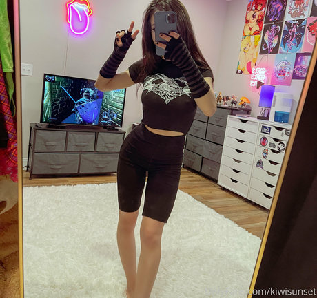 kiwisunset porn model photos