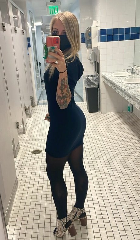 Alliekazam naked actress pictures