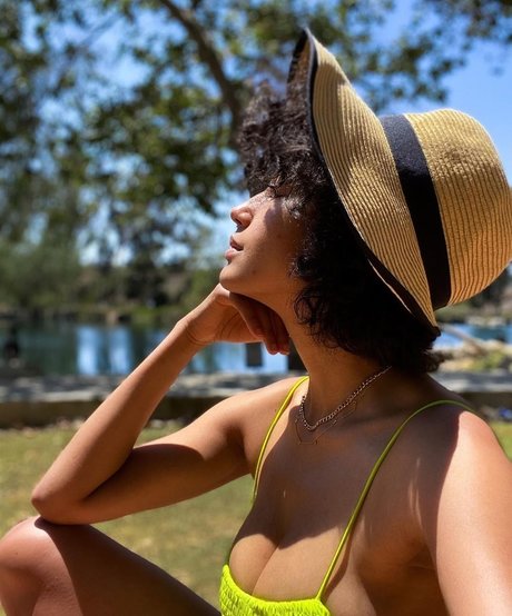 black kitty onlyfans top photo