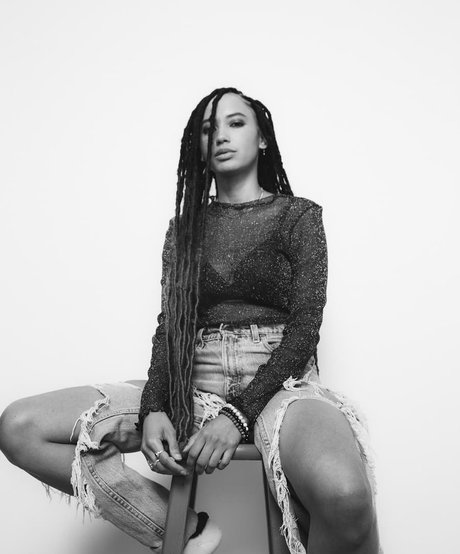 Andy Allo sex model photos