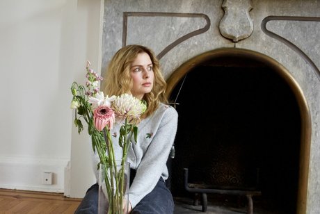 Rose McIver perfect model pic