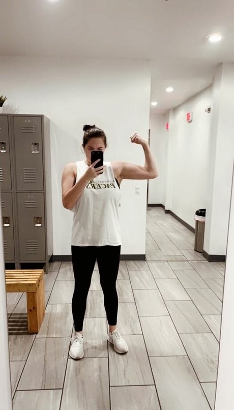 Hannah F pornstar erotic pictures