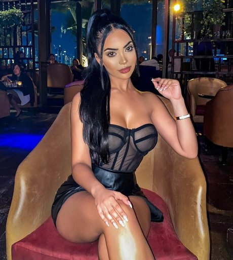 Aneeqa Farid Profile pic