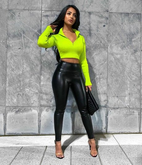 Aneeqa Farid pornstar sexy picture