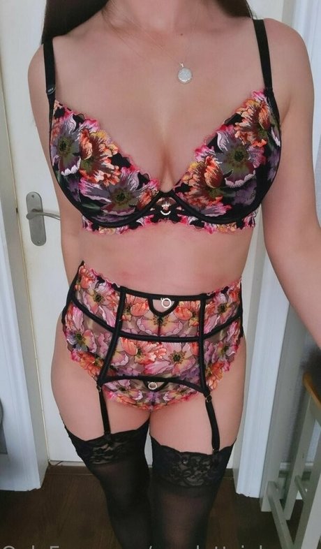 scarlett johnson24 Quick model image