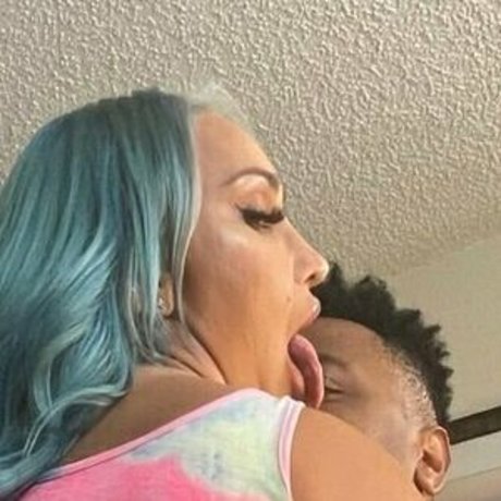 ninasworld model pornographic images