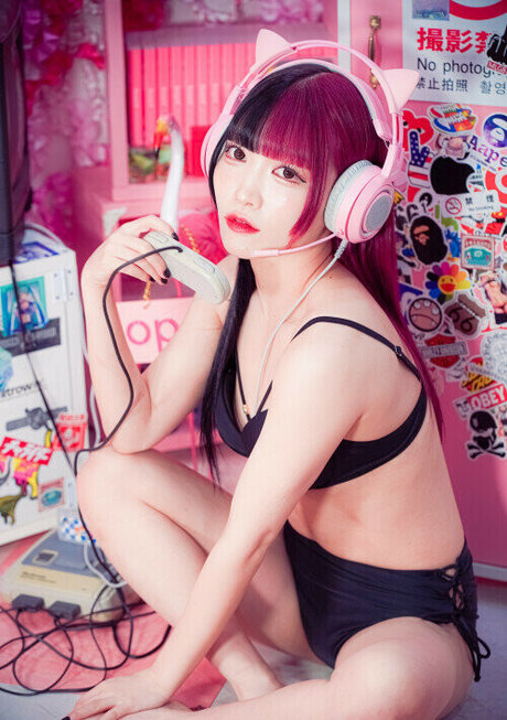 bodybuilder nude onlyfans art porn photos