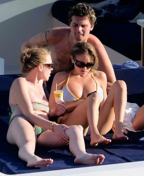 amateur nude onlyfans free photo