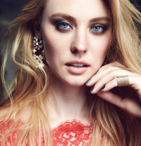 Deborah Ann Woll porn model pics