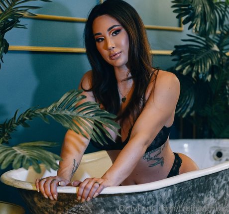 TrainWithTay model nice photos