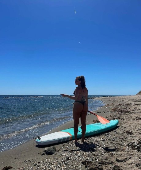 Elora Gummerson exclusive model images