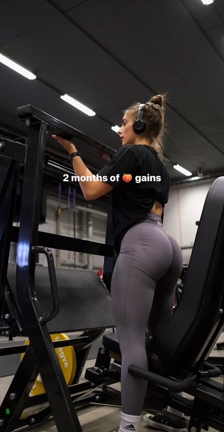 Elora Gummerson pornstar perfect photos