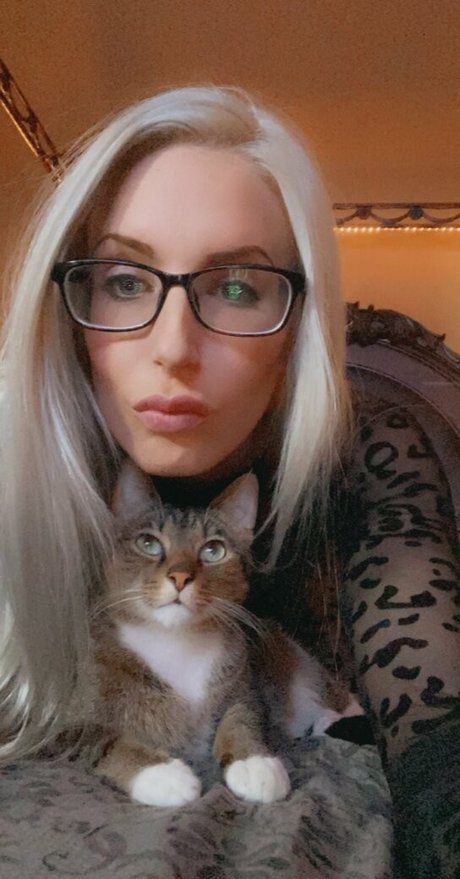 maloriewoods pornstar sexy images