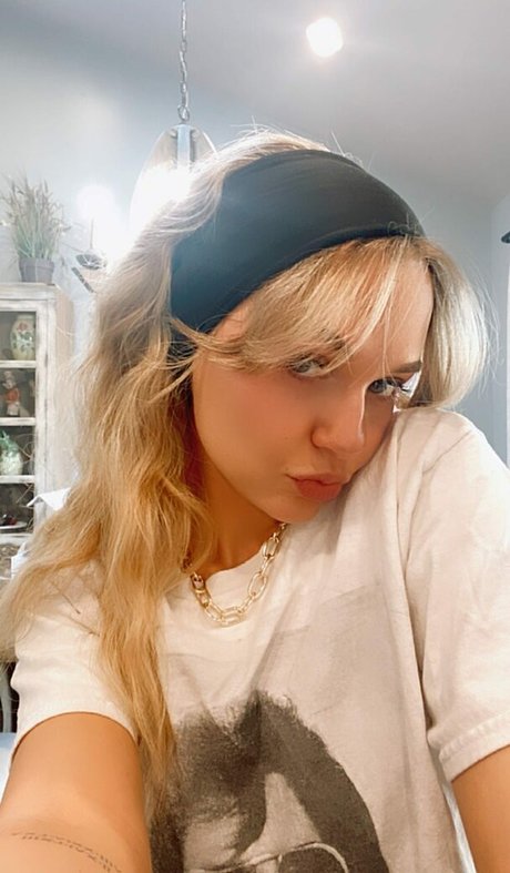 Madison Iseman pornstar perfect archive