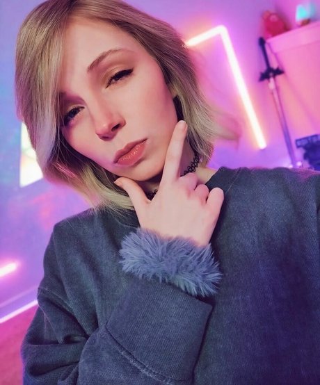 Missclick Gaming star hot picture