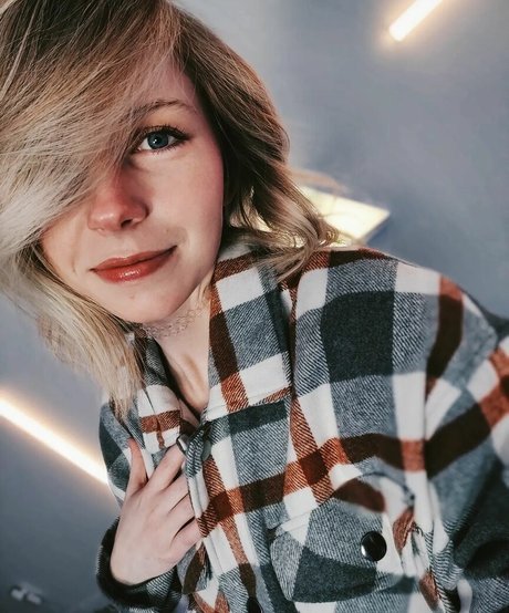 Missclick Gaming model porn pics