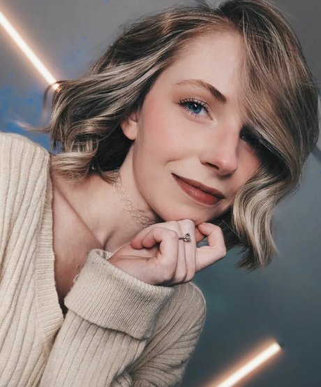 Missclick Gaming porn star photo