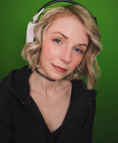 Missclick Gaming pornstar beautiful img