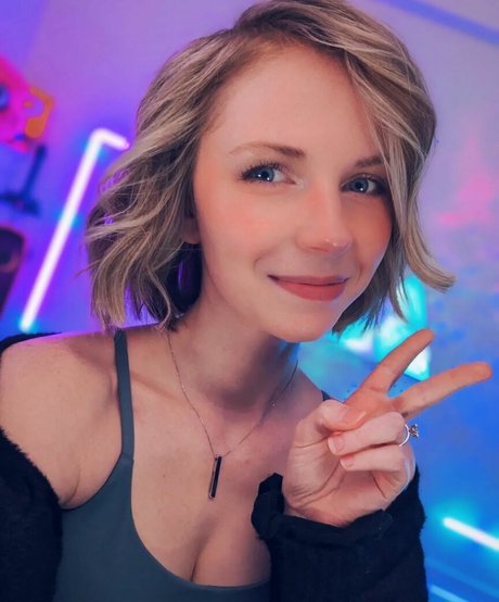 Missclick Gaming sex star image