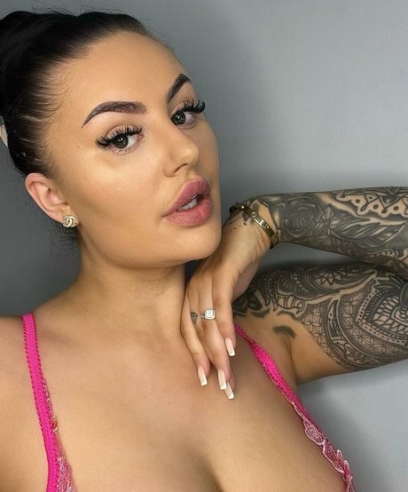 Beckie Holloway star erotic image