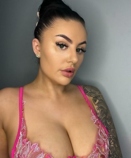 Beckie Holloway pornstar exclusive image