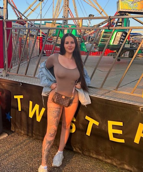 Beckie Holloway actress pictures