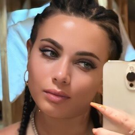 spy onlyfans beautiful picture