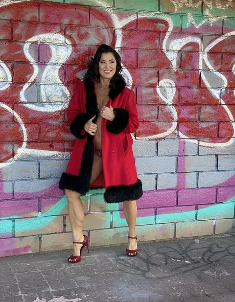 tomiko 1 nudes model pic