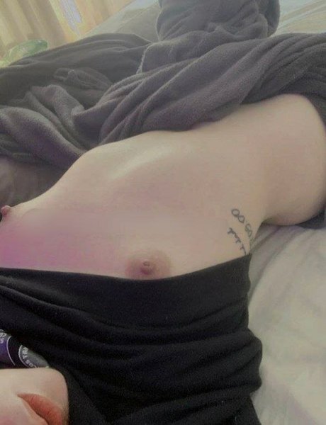 girl on girl onlyfans xxx images