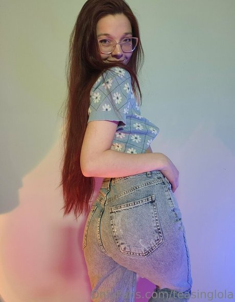 teasinglola hd actress images