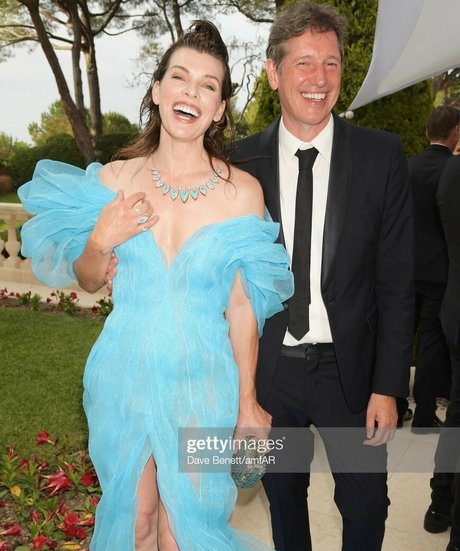 Milla Jovovich pretty model images