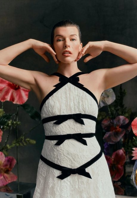 Milla Jovovich pornographic model gallery