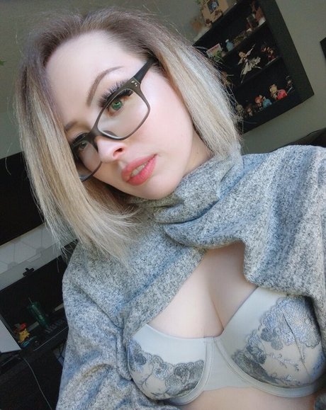 tiny tits onlyfans hd picture