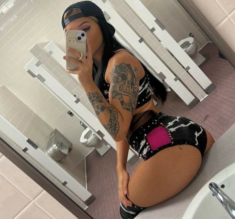 Cora Jade nice model pic