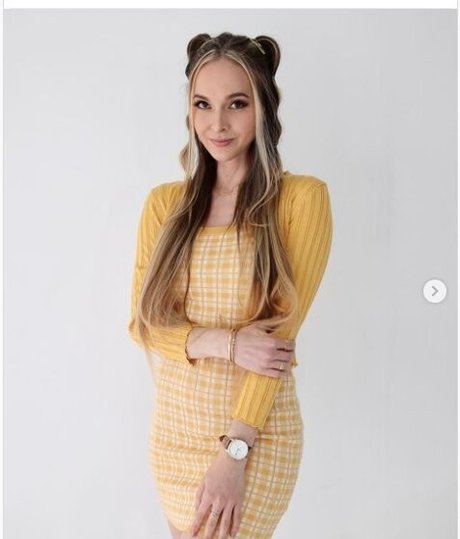 Fasffy naked model photos