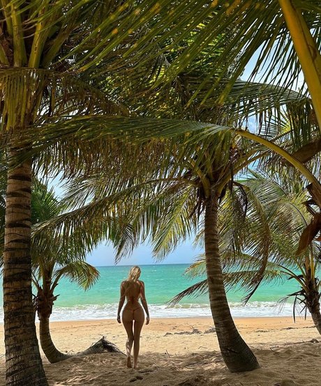 ZiennaEve model beautiful archive