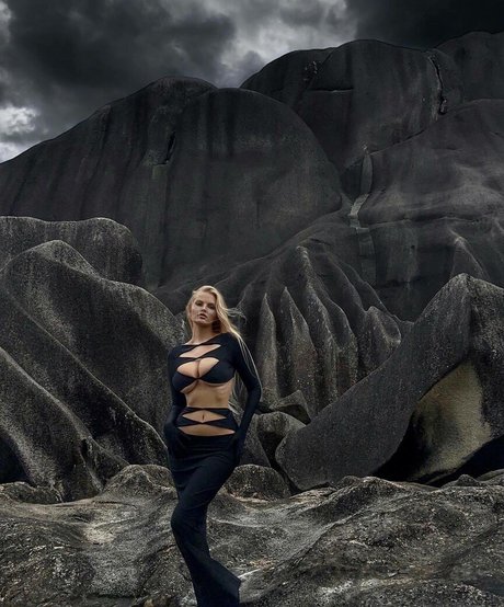 ZiennaEve pornstar high quality pictures