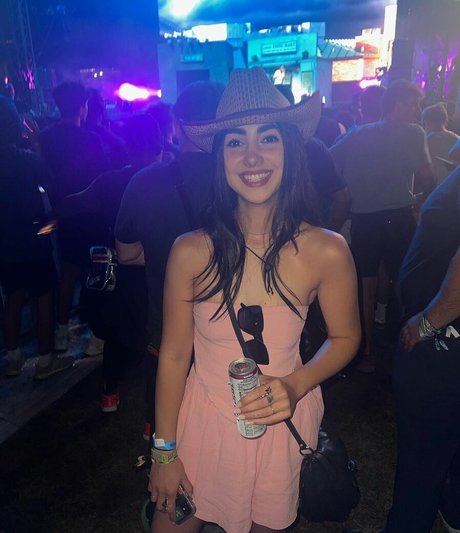 Alexa Mansour sex model gallery