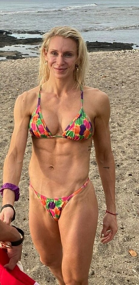 Charlotte Flair hd star pictures