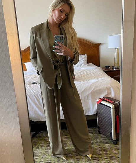 Charlotte Flair star hd archive